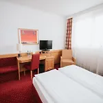 Feringapark By Coffee Fellows Hotel