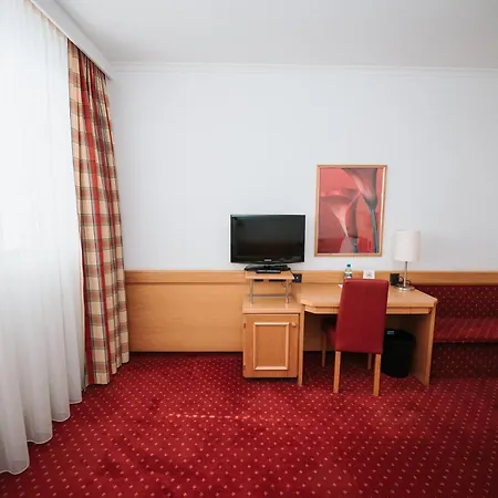 Feringapark By Coffee Fellows Hotel 4*