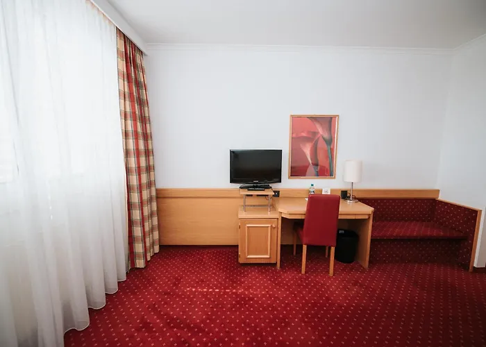 Feringapark By Coffee Fellows Hotel 4*