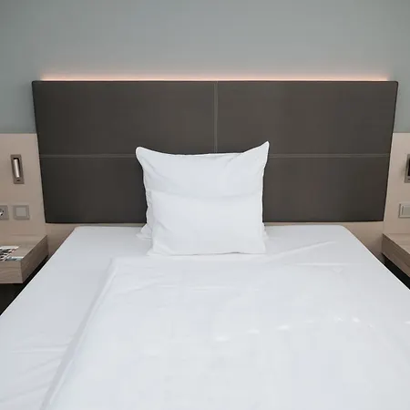 Hotel Feringapark By Coffee Fellows 4*